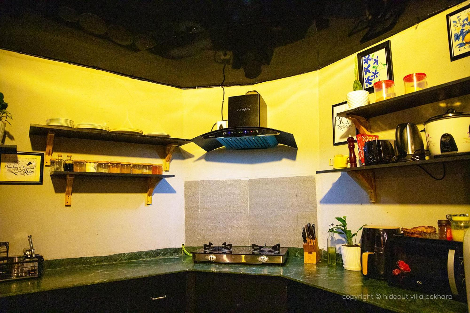 The Hideout Villa Pokhara Bagian luar foto