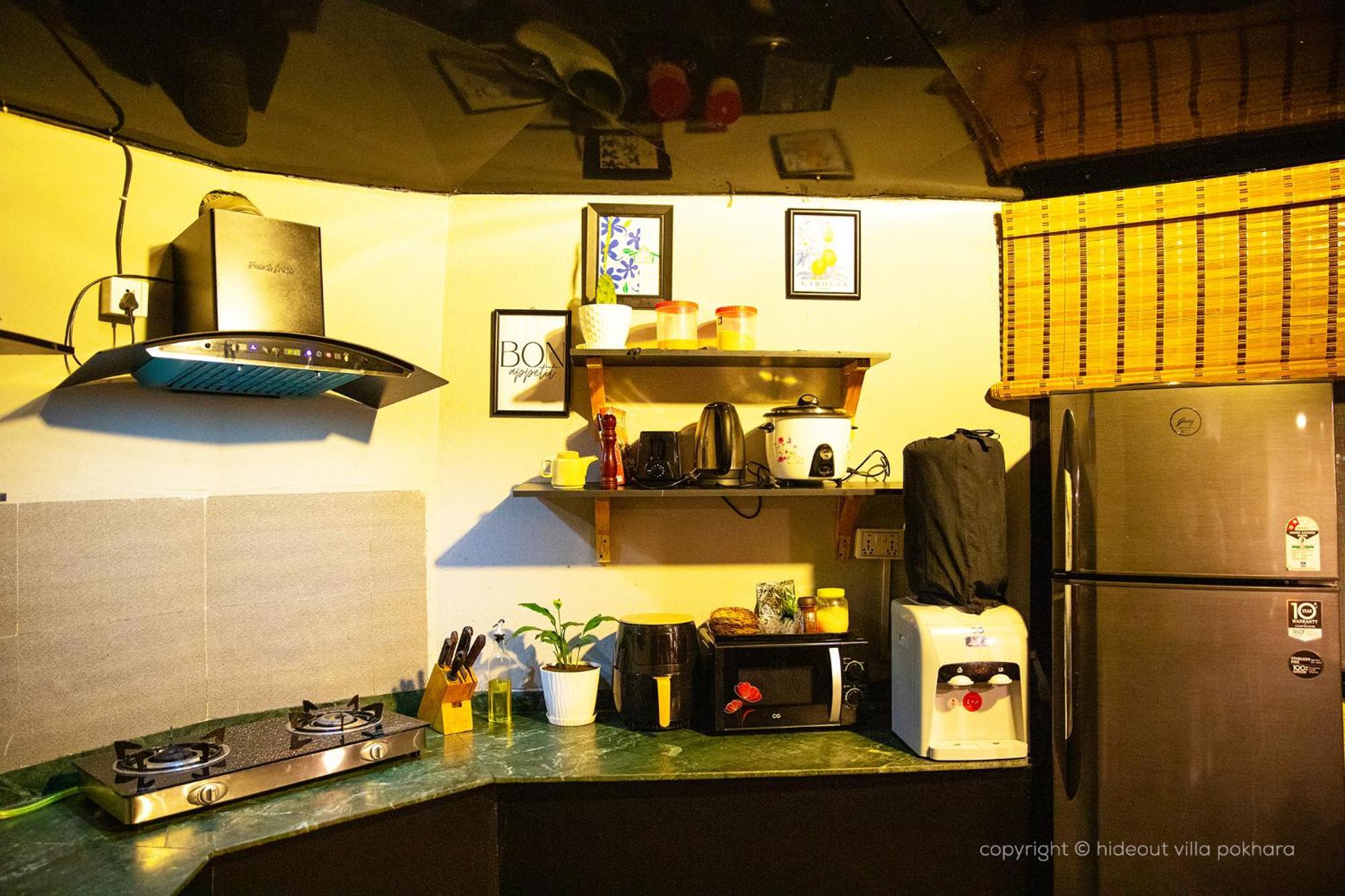 The Hideout Villa Pokhara Bagian luar foto